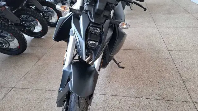 Carro Suzuki GSX-8S 2025 776 cc