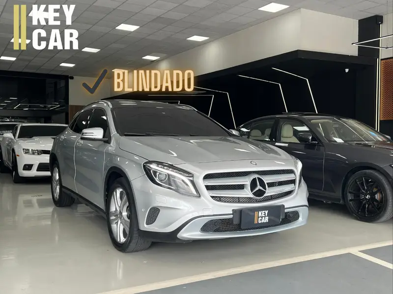 Mercedes-Benz GLA 200 GLA 200 Vision Black Edition