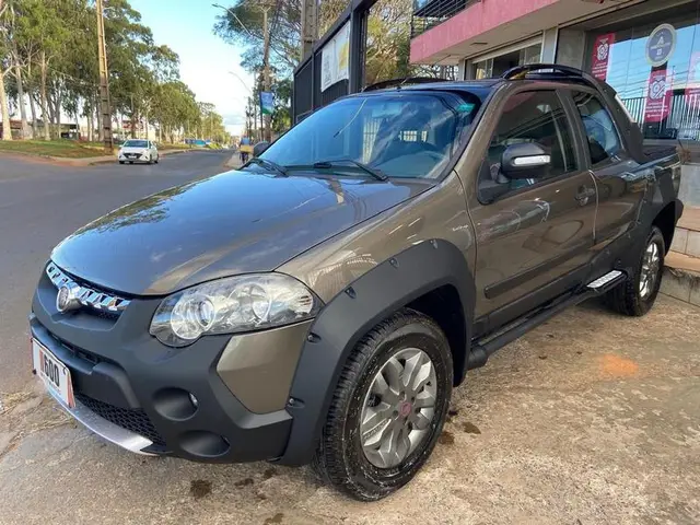 Carro Fiat Strada 2013 Adv. M. March. 1.8 Flex 16V CD