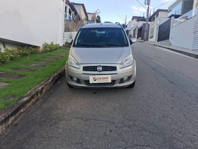 Carro Fiat Idea 2011 Attractive 1.4 8V (Flex)