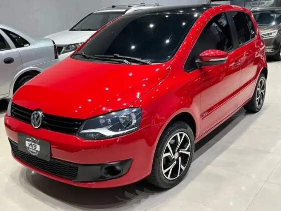Carro Volkswagen Fox 2014 1.0 TEC (Flex) 4p