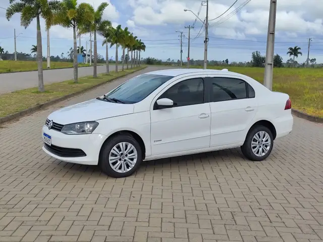 Carro Volkswagen Voyage 2013 (G6) 1.0 TEC Total Flex