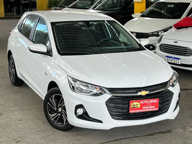 Carro Chevrolet Onix 2024 LT 1.0
