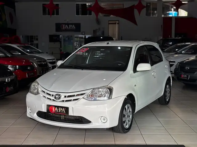 Carro Toyota Etios 2013 XS 1.3 (Flex)