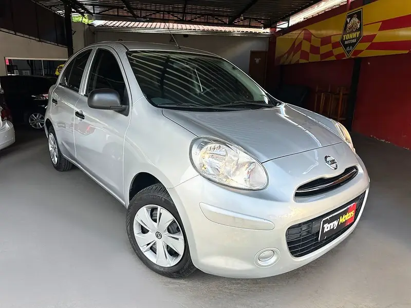 Nissan March 1.0 16V (Flex)