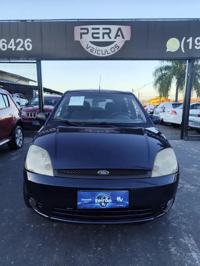 Carro Ford Fiesta Hatch 2004 Personnalité 1.0 8V