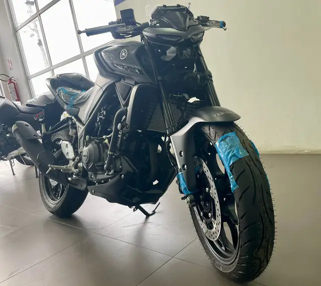Carro Yamaha MT-03 2025 ABS