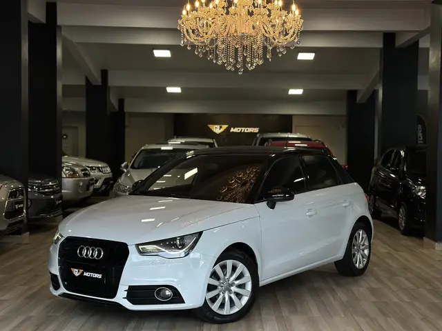 Carro Audi A1 2013 1.4 TFSI Sportback Attraction S Tronic