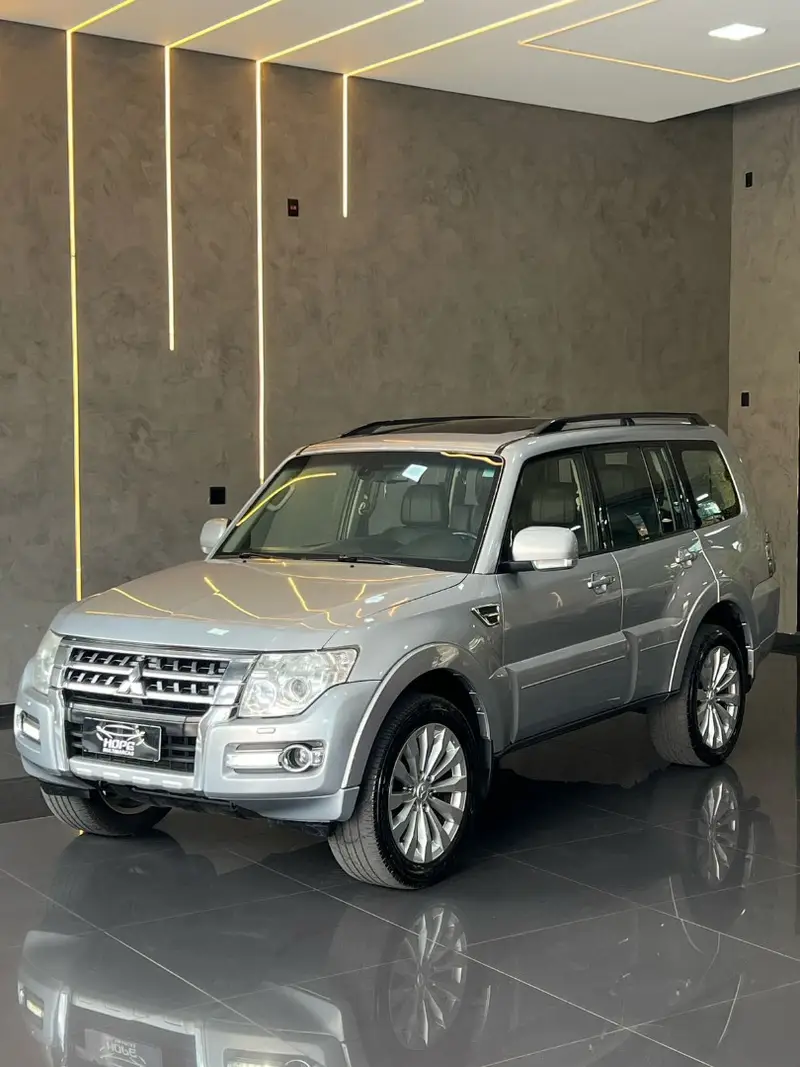 Mitsubishi Pajero Full 3.2 DI-D 3D HPE 4WD