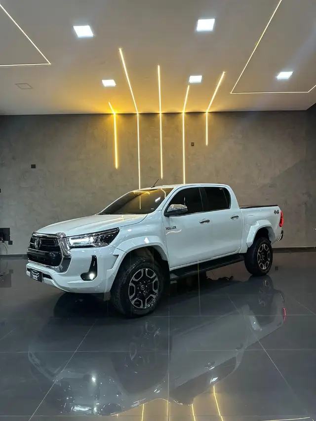 Carro Toyota Hilux Cabine Dupla 2024 SRX 4x4 2.8 Diesel