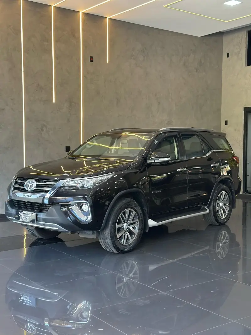 Toyota SW4 2.8 TDI SRX 5L 4x4 (Aut)