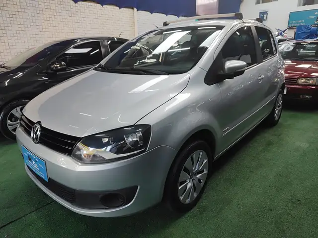 Carro Volkswagen Fox 2014 1.0 TEC (Flex) 4p