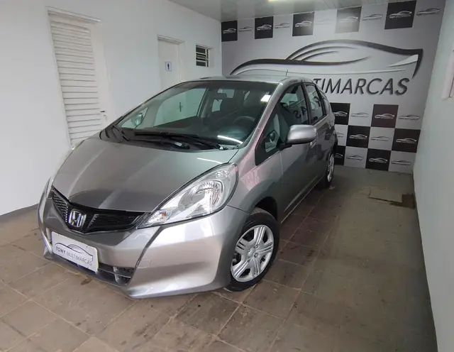 Carro Honda Fit 2014 DX 1.4 (Flex)