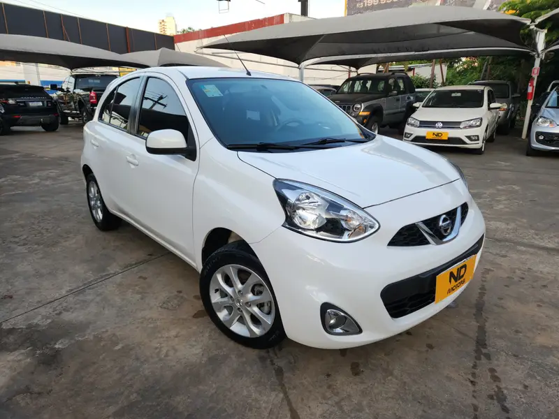 Nissan March 1.0 12V SV (Flex)