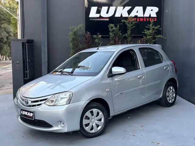 Carro Toyota Etios 2015 X 1.3 (Flex)