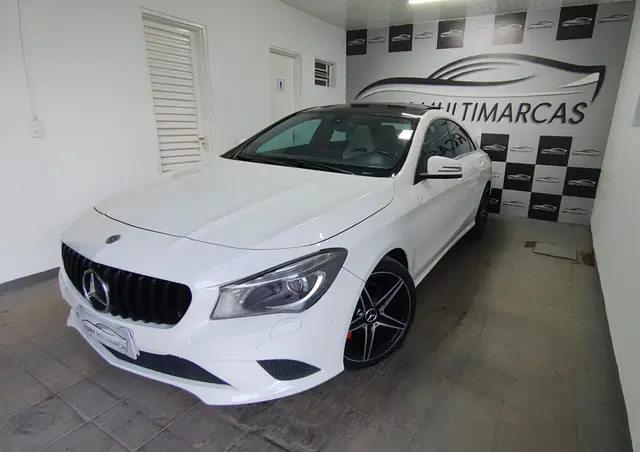 Carro Mercedes-Benz Classe A  2016 200 1.6 Turbo FlexFuel DCT