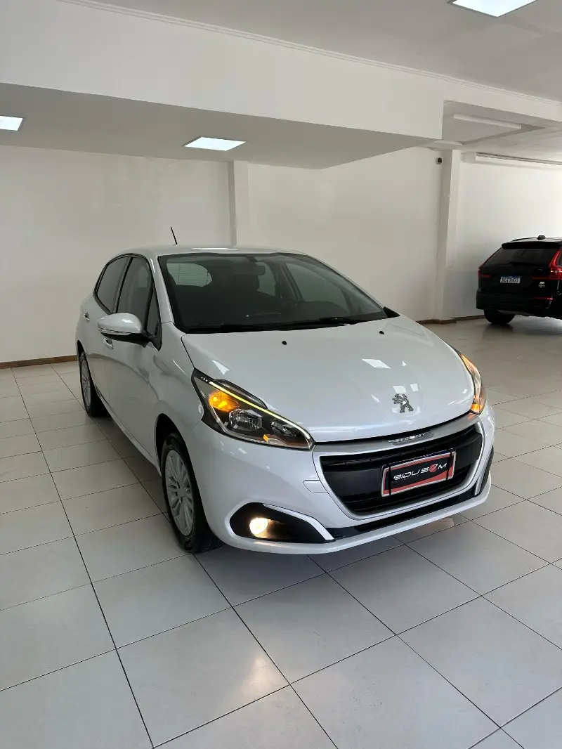 Peugeot 208 Active Pack 1.2 12V (Flex)