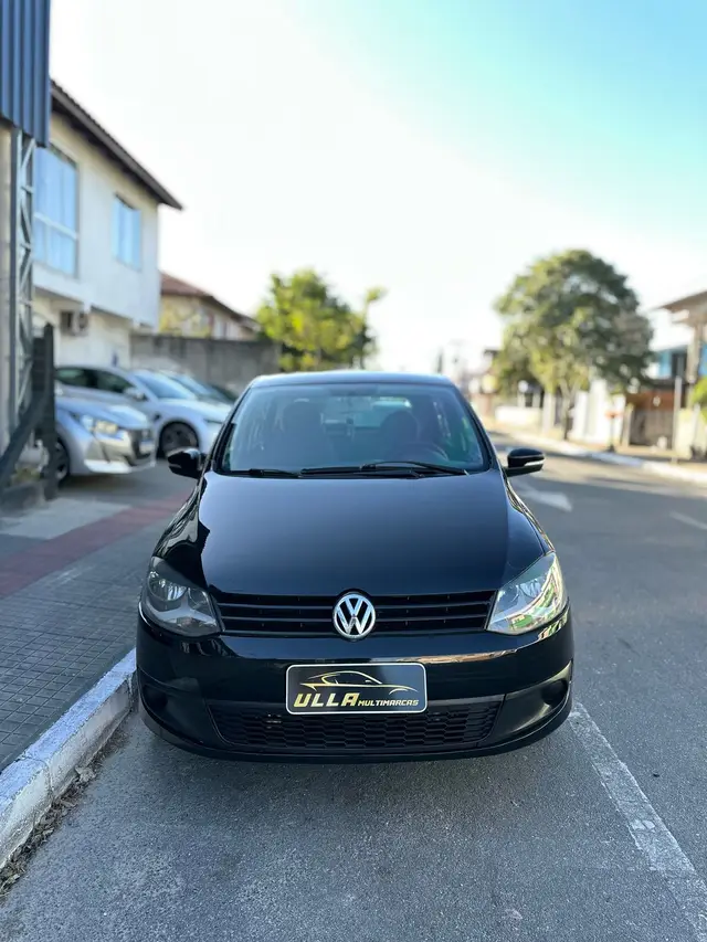 Carro Volkswagen Fox 2011 1.0 8V (Flex) 4p