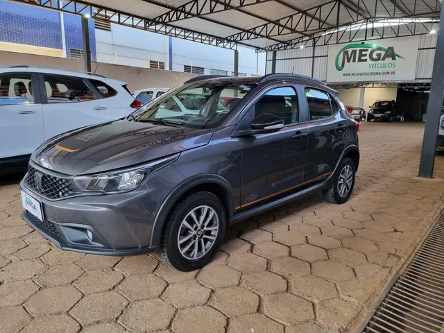 Carro Fiat Argo 2025 Trekking 1.3