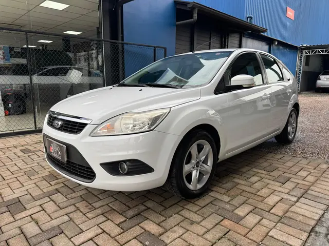 Carro Ford Focus Hatch 2013 1.6 16V Flex Mec. 5p