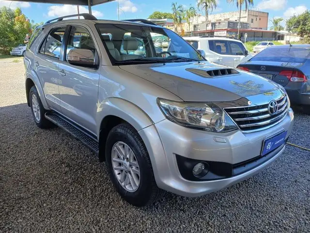 Carro Toyota Hilux Cabine Dupla 2014 Hilux 2.7 Flex 4x4 CD STD