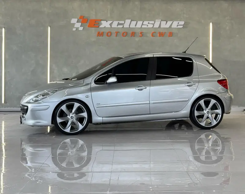 Peugeot 307 Hatch. Presence Pack 2.0 16V (aut) (flex)