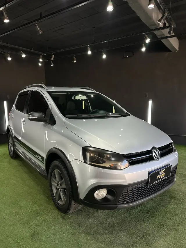 Carro Volkswagen CrossFox 2012 1.6 VHT (Flex)