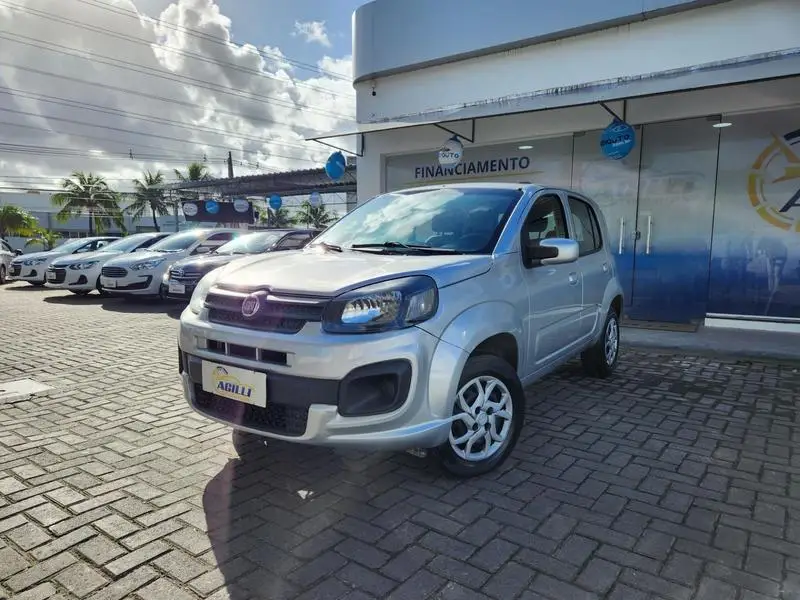 Fiat Uno Attractive 1.0 8V (Flex) 4p