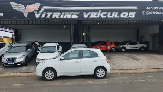 Carro Nissan March 2014 1.0 16V S (Flex)