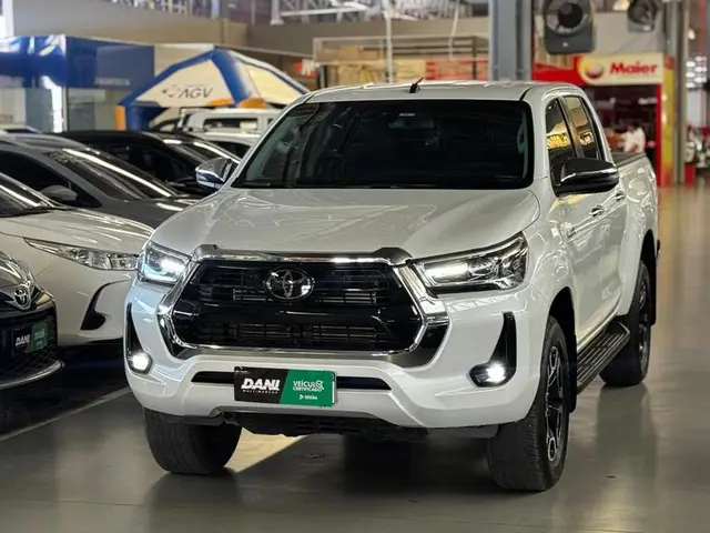 Carro Toyota Hilux Cabine Dupla 2024 Conquest 4x4 2.8 Diesel