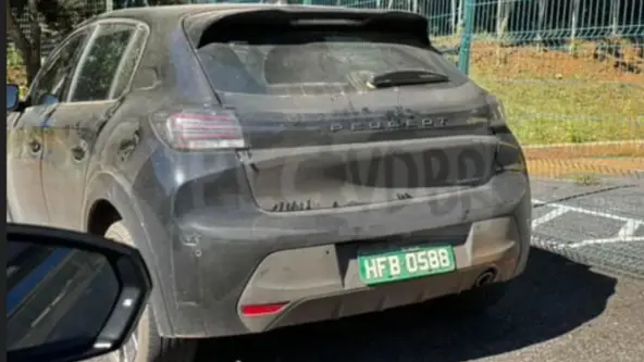 Hatch foi flagrado em teste e terá versão híbrida assim como os SUVs compactos