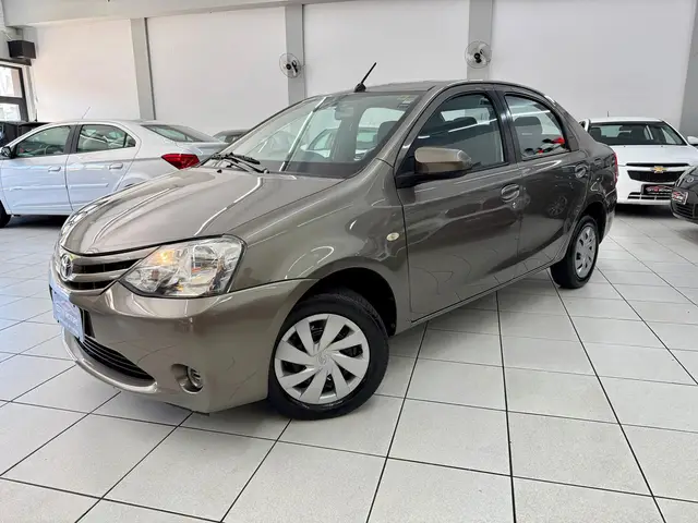 Carro Toyota Etios 2017 XS 1.5 (Aut) (Flex)
