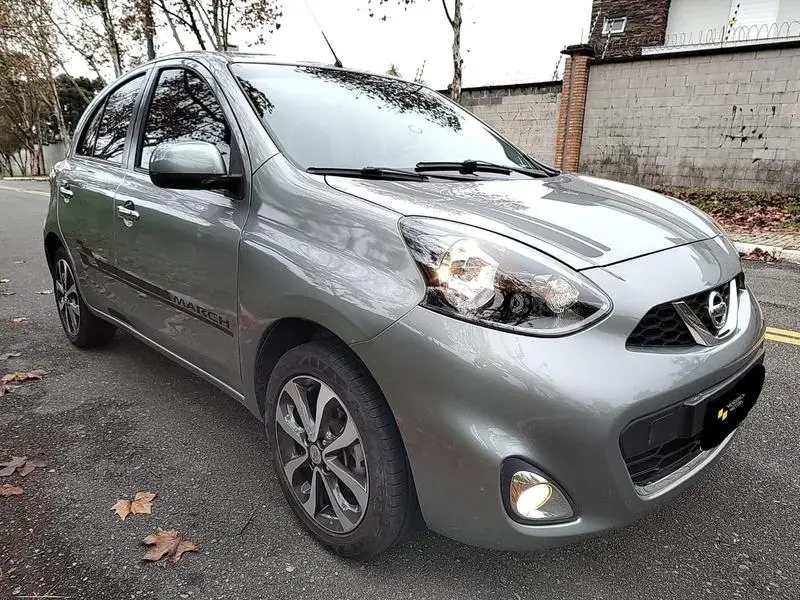 Nissan March 1.6 16V SL (Flex)