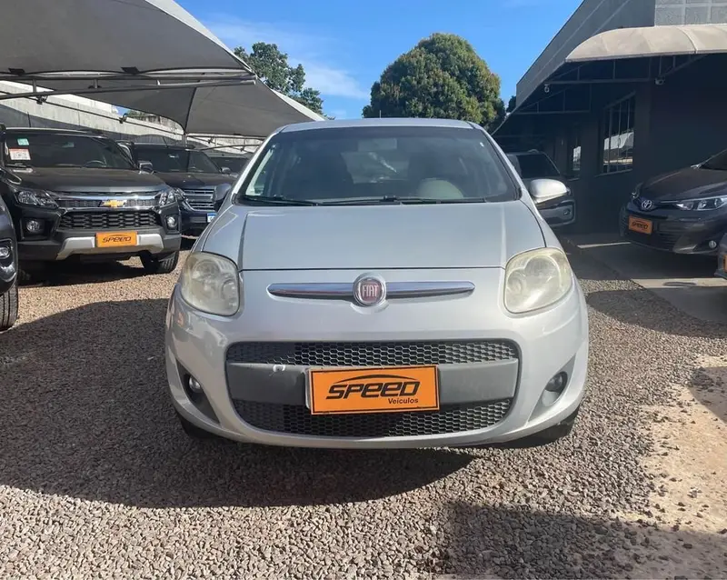 Fiat Palio Attractive 1.0 8V (Flex)