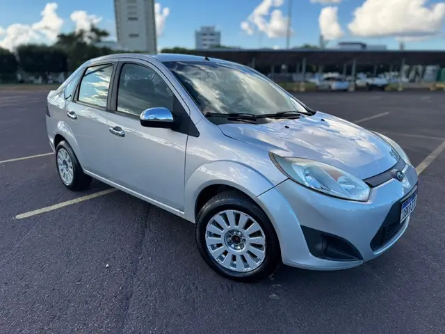 Carro Ford Fiesta Sedan 2013 Sed. 1.6 8V Flex 4p