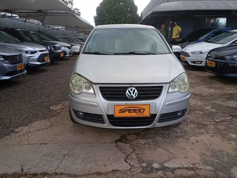 Volkswagen Polo Sedan 1.6 8V (Flex)