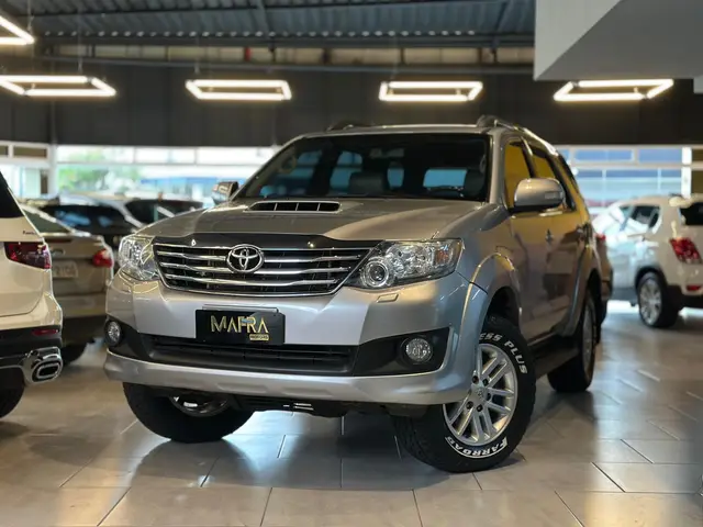 Carro Toyota SW4 2015 Hilux  3.0 TDI 4x4 SRV 5L