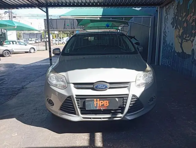 Carro Ford Focus Hatch 2014 SE 2.0 16V PowerShift
