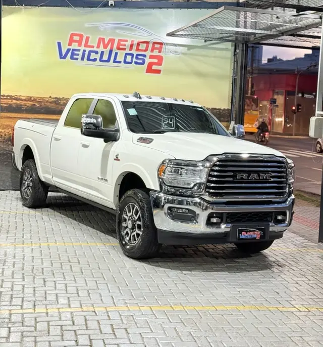 Carro RAM 3500 2024 Limited Longhorn 6.7 4x4