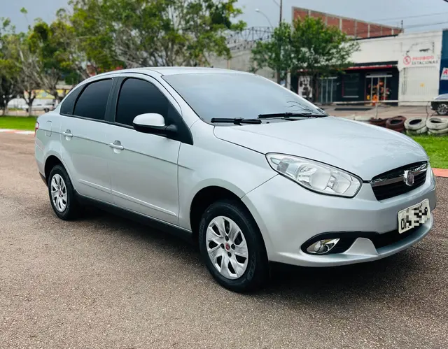 Carro Fiat Grand Siena 2014 Evo Attractive 1.4 8V (Flex)