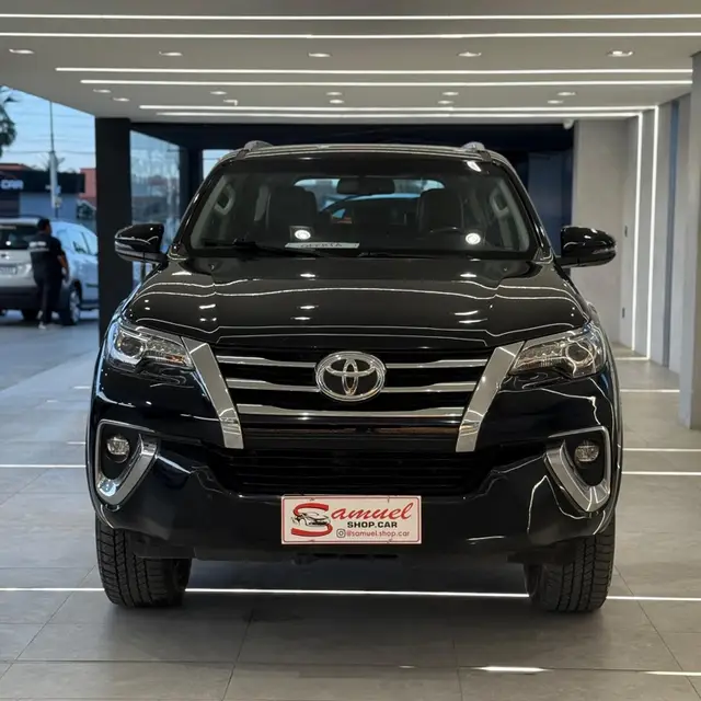 Carro Toyota SW4 2020 2.8 TDI SRX 5L 4x4 (Aut)