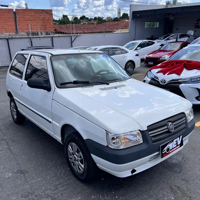 Carro Fiat Uno Mille 2013 Fire Economy 1.0 (Flex) 2p
