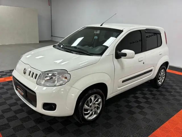Carro Fiat Uno 2013 Vivace Celeb. 1.0 8V (Flex) 4p