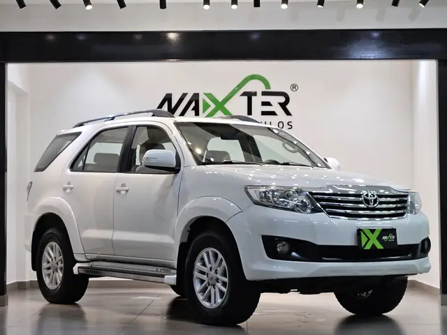 Carro Toyota Hilux SW4 2014 2.7 4x2 SR (Flex)
