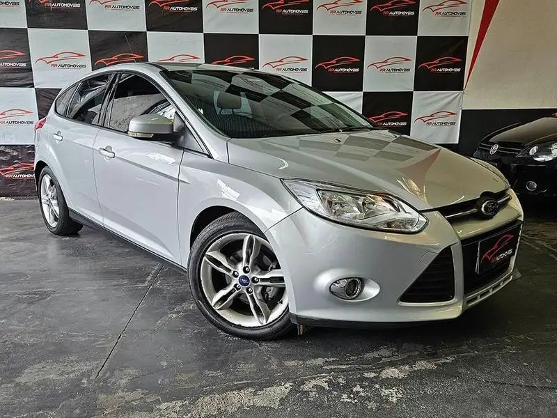 Ford Focus Hatch SE 2.0 16V PowerShift