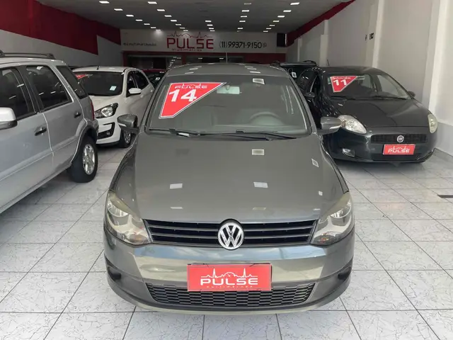 Carro Volkswagen Fox 2014 1.0 TEC (Flex) 4p