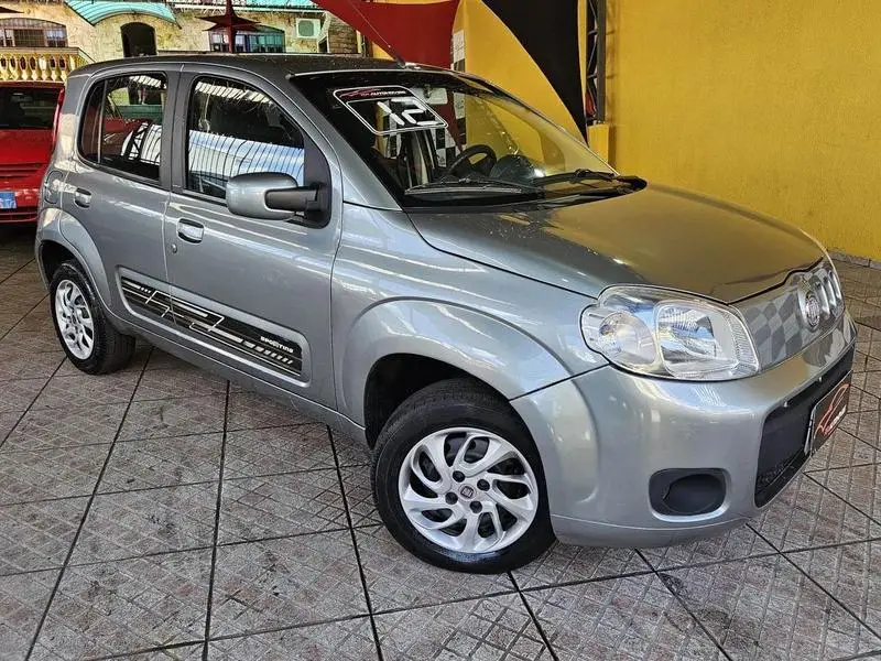 Fiat Uno Vivace 1.0 8V (Flex) 4p
