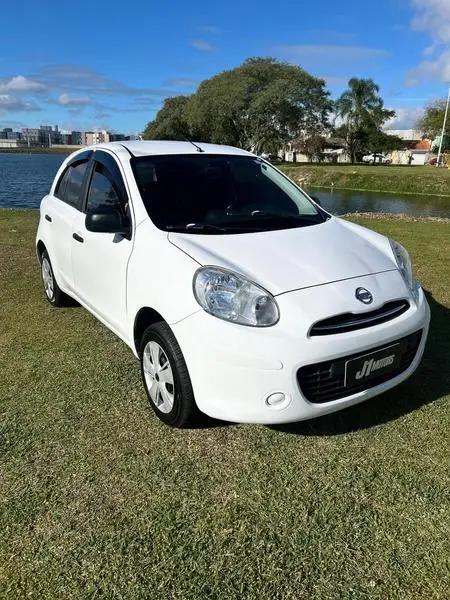 Carro Nissan March 2014 1.0 16V (Flex)