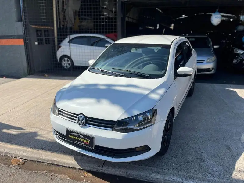 Volkswagen Voyage 1.6 VHT Comfortline (Flex)