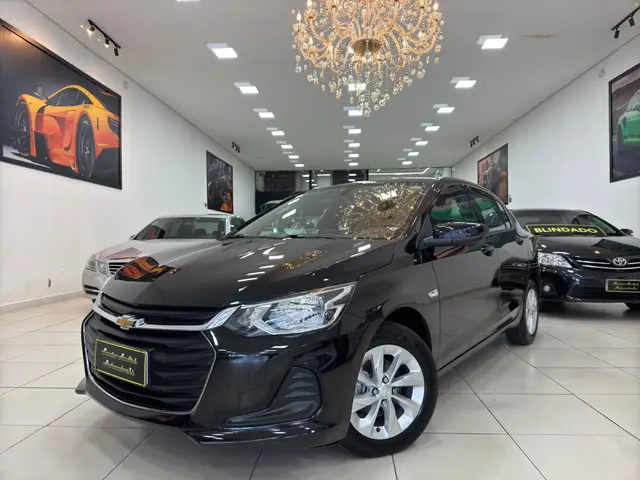 Carro Chevrolet Onix Plus 2023 LT 1.0